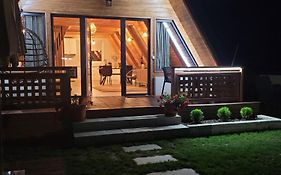 Mountain A-Frame Resort , Com Avram Iancu